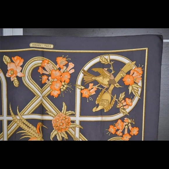 Vintage Hermès Caraïbes Scarf - Picture 3 of 12